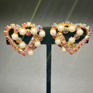 Vintage ab rhinestone heart earrings with faux pearls, gold tone clip on